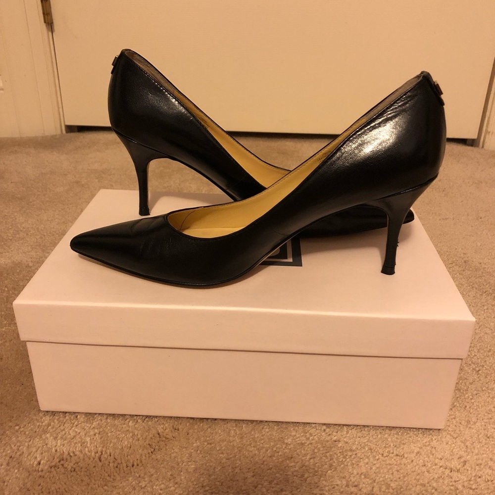 Black Classic Pumps